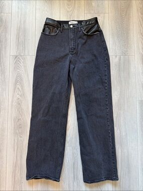 Abercrombie & Fitch Curve Love 90s Relaxed High Rise Jean Leather trim